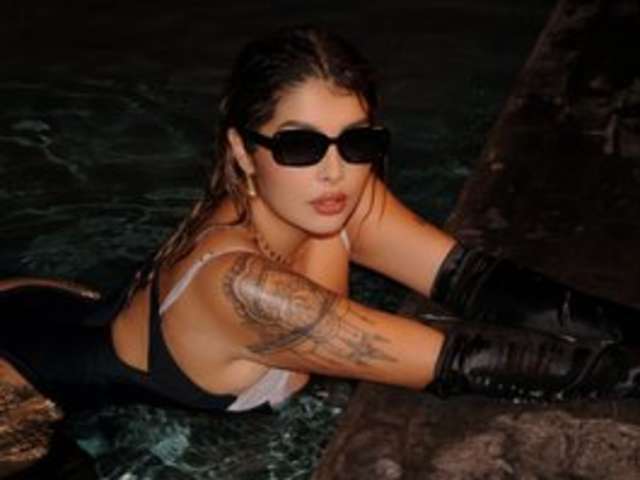 go to chat with LisaMonroe