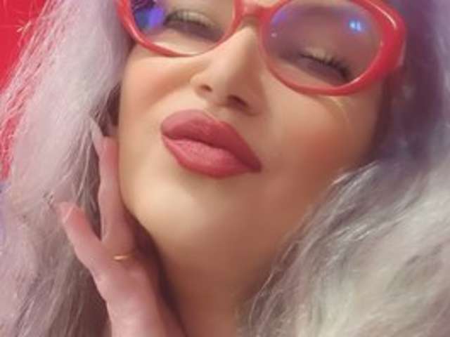 go to chat with Lisabigtits
