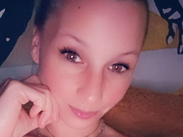 go to chat with Little01