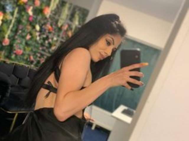 go to chat with LittleBlacks