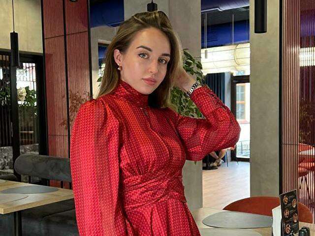 go to chat with LittleHoney