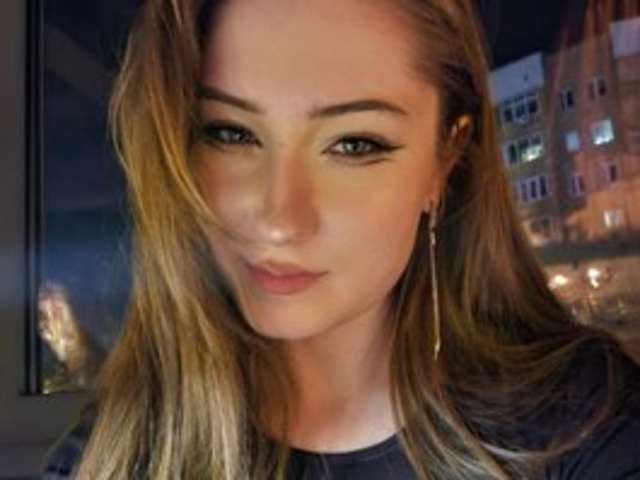 go to chat with LiyaAura