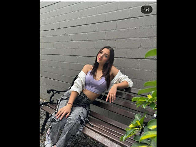 go to chat with LizzieSnow