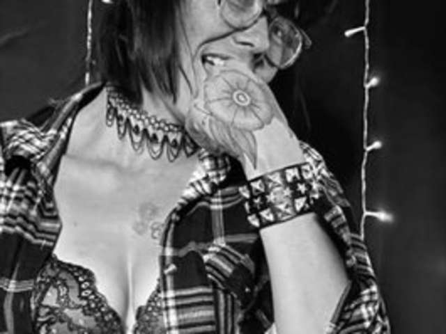 go to chat with Lizziestar69