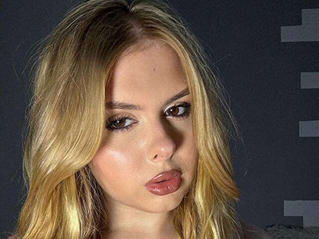 go to chat with LocaCoco