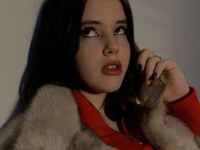 go to chat with Lola-lolaa