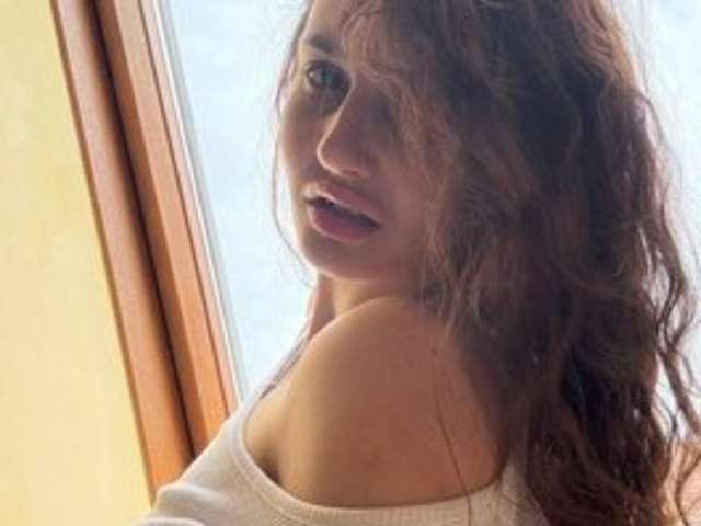 go to chat with Lollitta