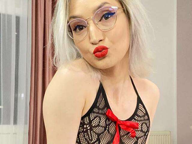 LOONYANNIE amateur webcam photo