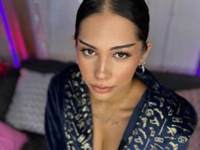 go to chat with LoraShines
