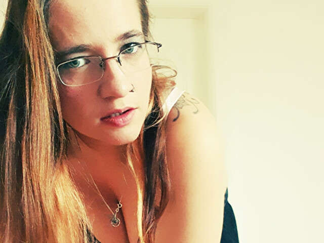 go to chat with Lovelyones
