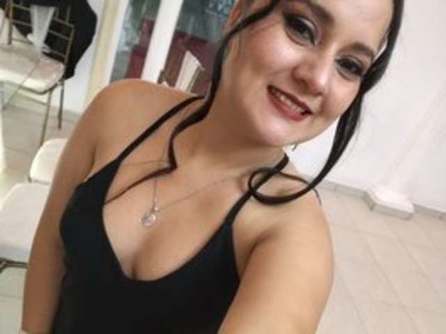 go to chat with Luceritoo1