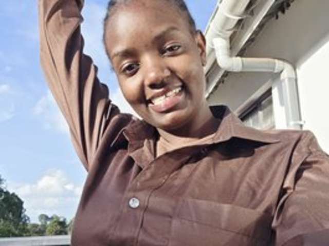 go to chat with Lucia-1