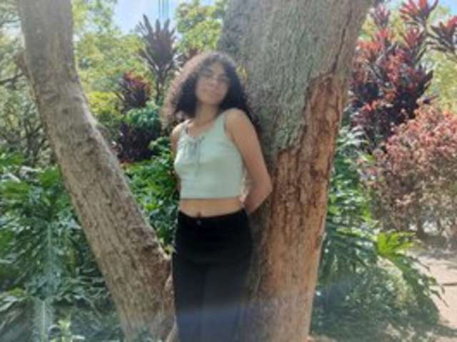 go to chat with LucyBellea