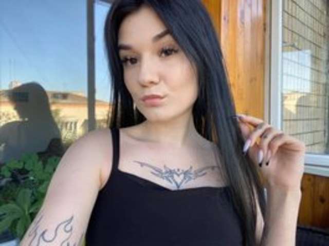 go to chat with LucyKitten