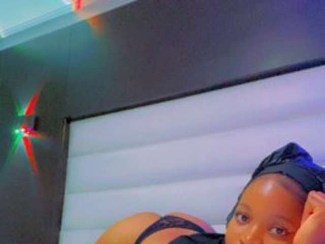 go to chat with Lucyxo
