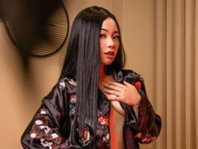 go to chat with Lulusakura