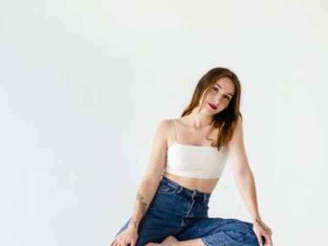 go to chat with Luna-Go1d