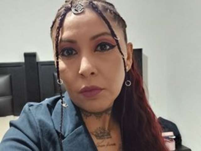 go to chat with Luna1810