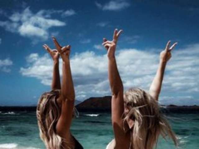 go to chat with LunaAndYara
