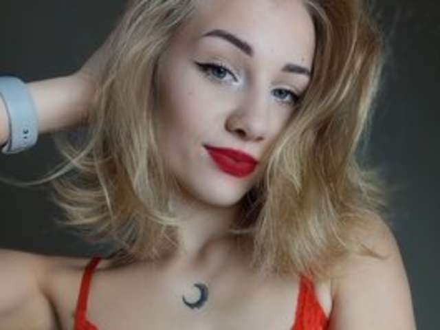 go to chat with LunaBelli