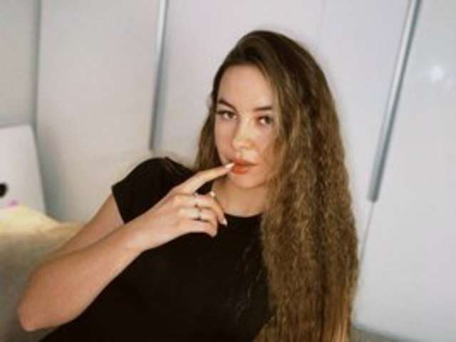 LUNACURLY amateur webcam photo