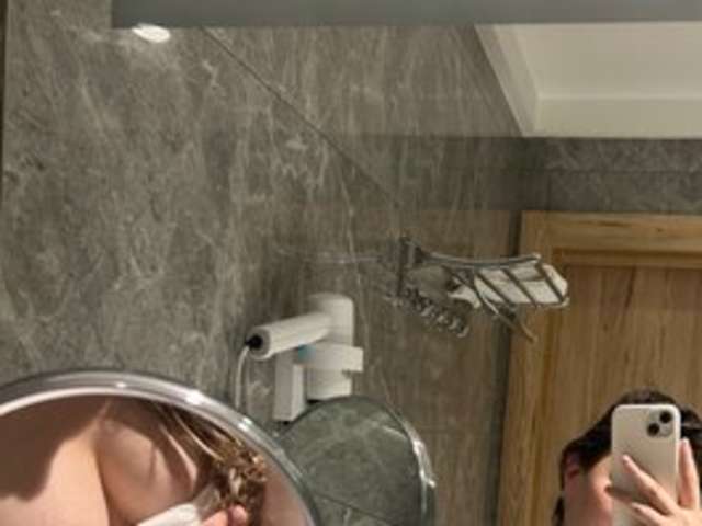 go to chat with LunaEly