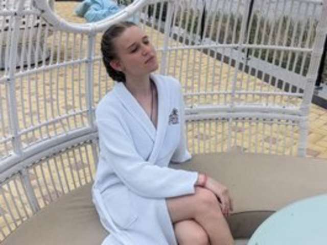 go to chat with LunaEvan