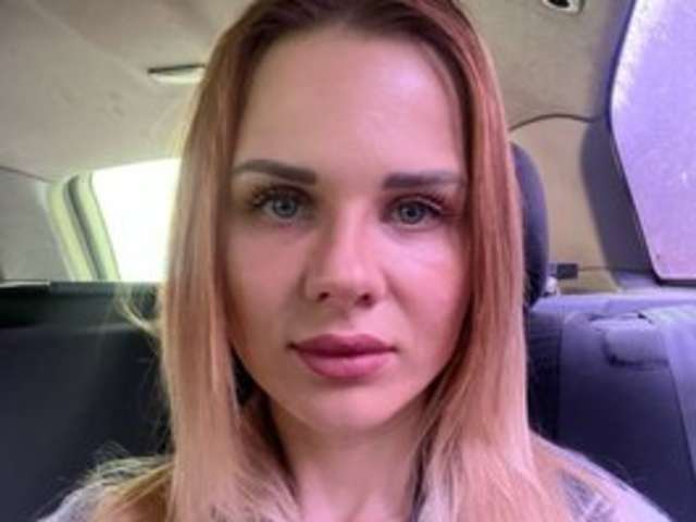 go to chat with LunaLicks