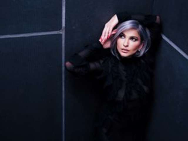 go to chat with LunaMorgan