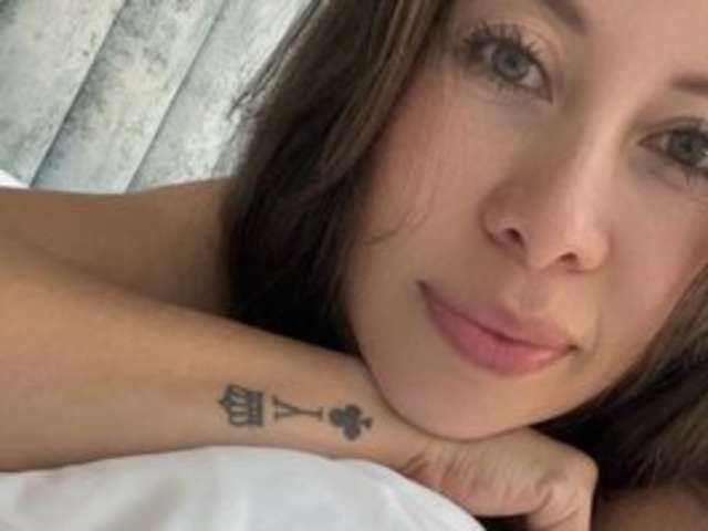 go to chat with LunaYhot69