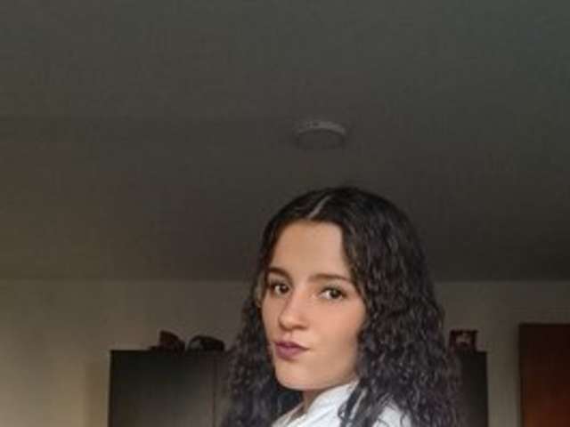 go to chat with Lunajeans
