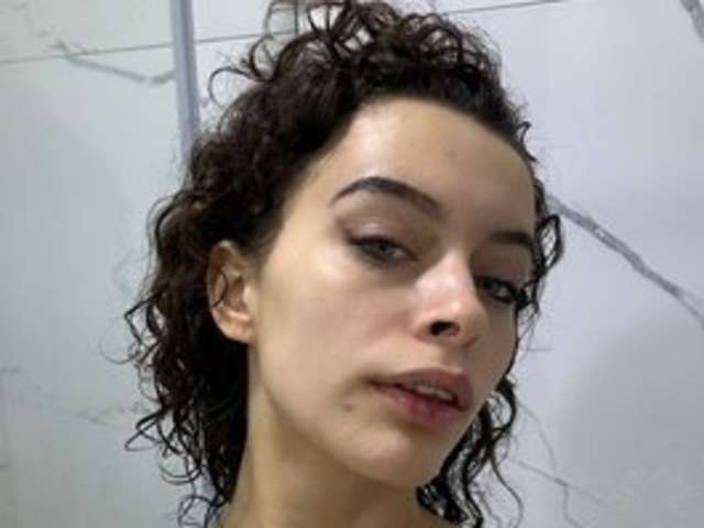 go to chat with Lunessa