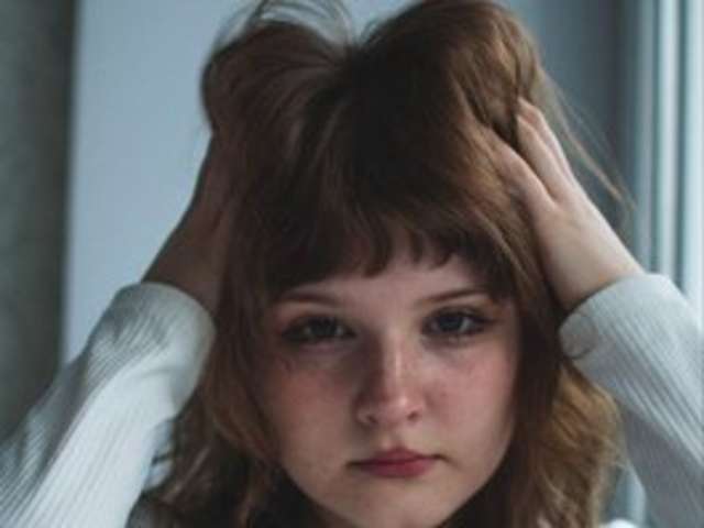 go to chat with Lunette