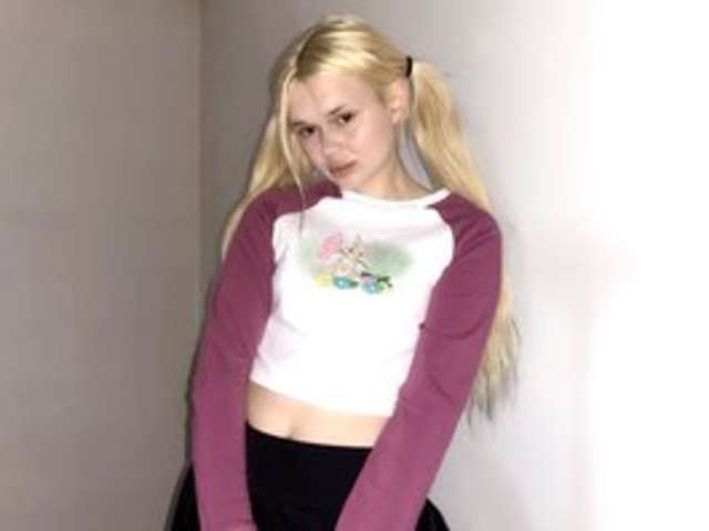 go to chat with LuxBby