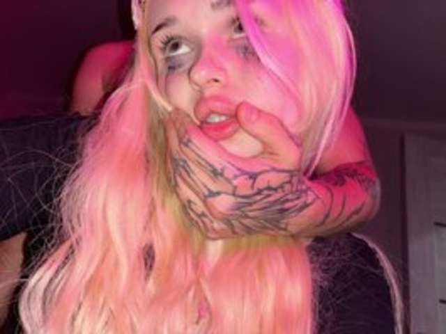 go to chat with LuxFap