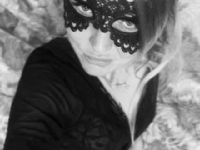 go to chat with Lyalyalyaa