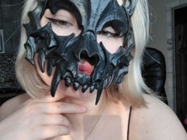 go to chat with Lyine