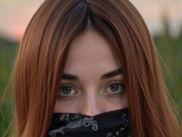 go to chat with Lynavave