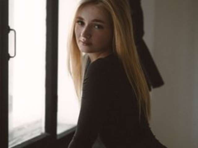 go to chat with LyndaJovich