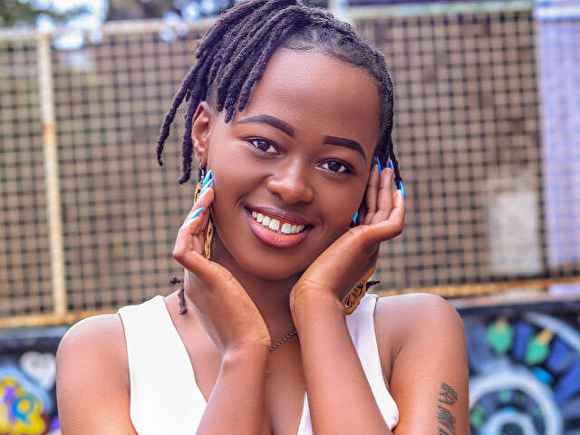 go to chat with Lyne25