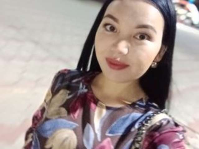 go to chat with LynnMonica