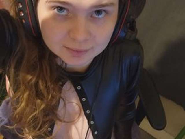 go to chat with Lyra-flower-bunny