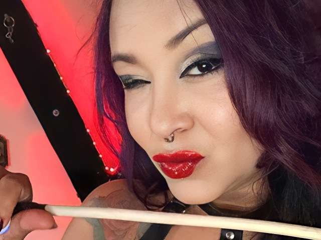 go to chat with MadamDomi