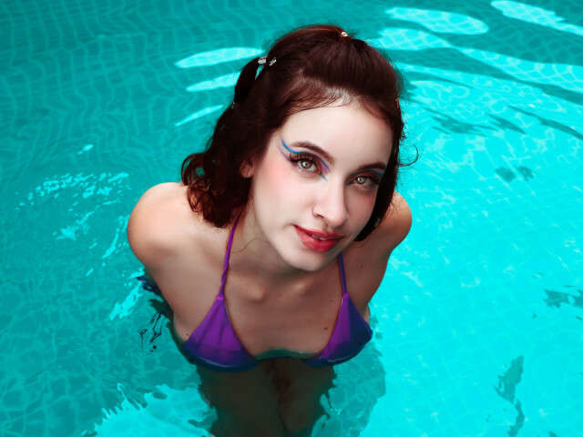 go to chat with MaddieWolf