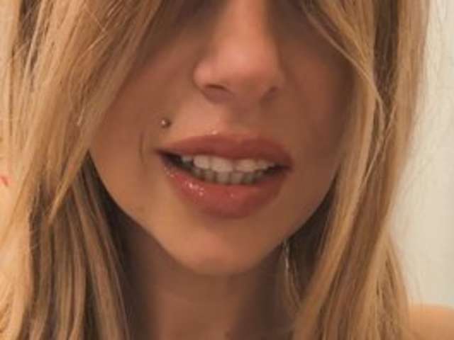 go to chat with MajaJolie1987