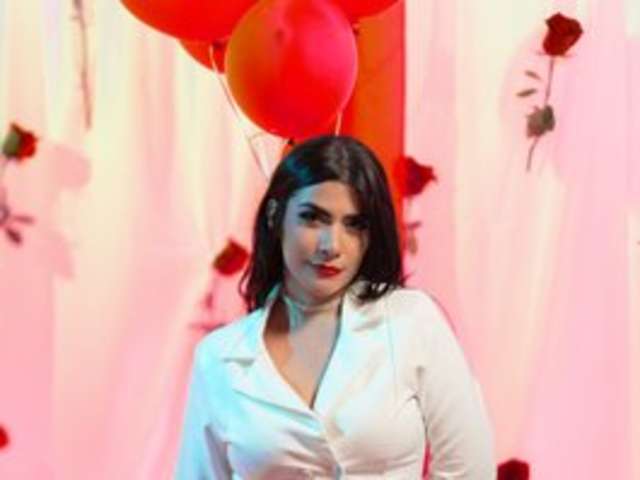 go to chat with ManisshaStonn