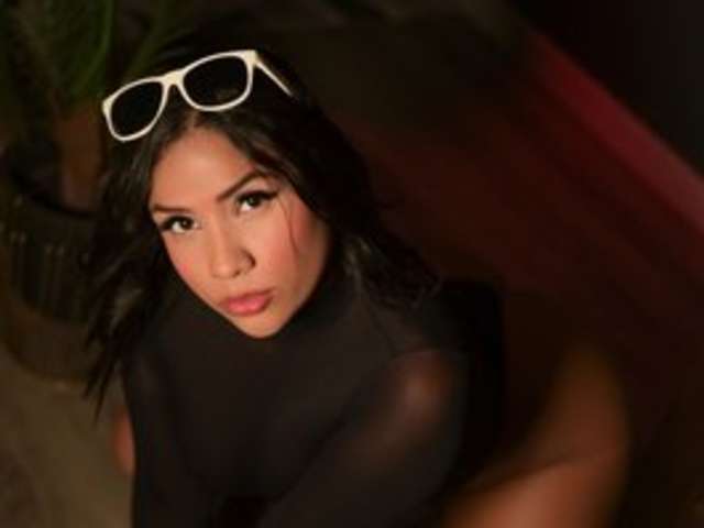 go to chat with MarianaaSantos