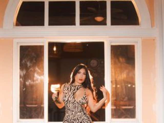 go to chat with MarieJaneX