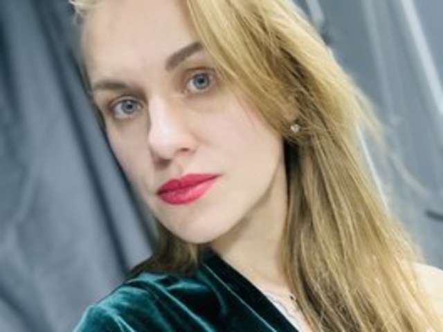 go to chat with MarinaMOON