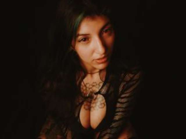 go to chat with Marllena